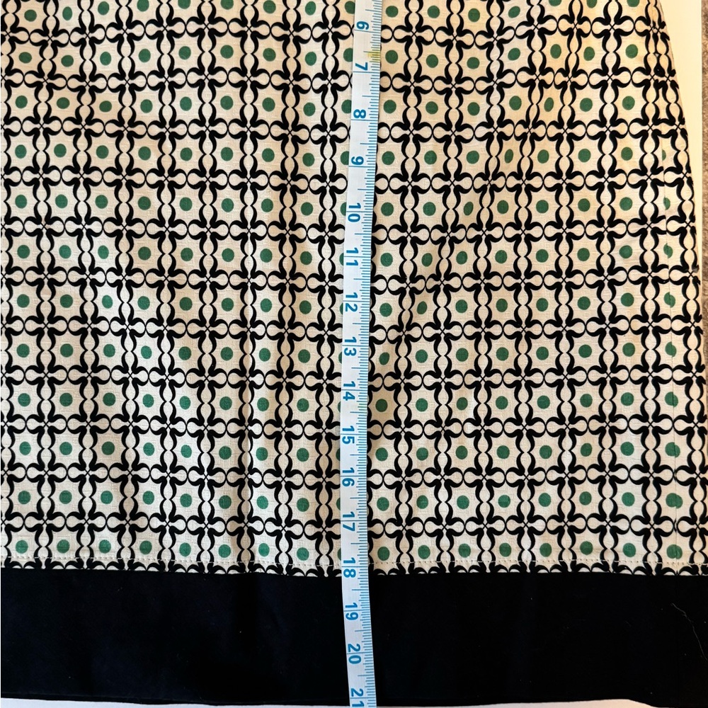Ann Taylor Geometric Black and Green‎ Pencil Skirt - Picture 3 of 7
